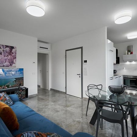 Villa Karolina Desenzano del Garda Esterno foto