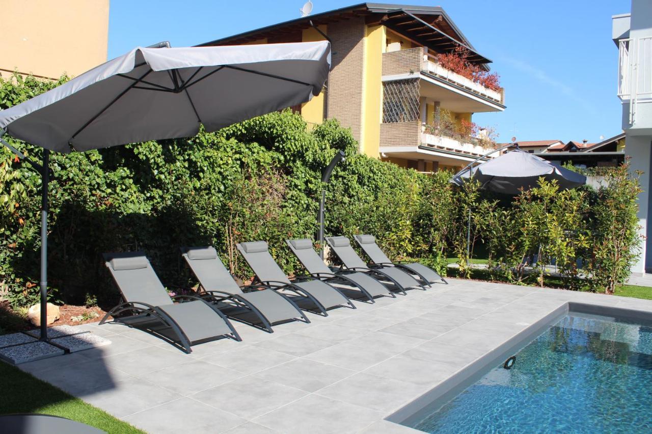 Villa Karolina Desenzano del Garda Esterno foto