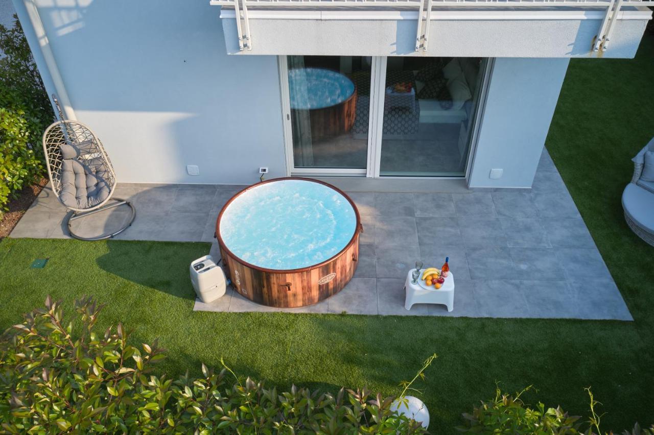 Villa Karolina Desenzano del Garda Esterno foto