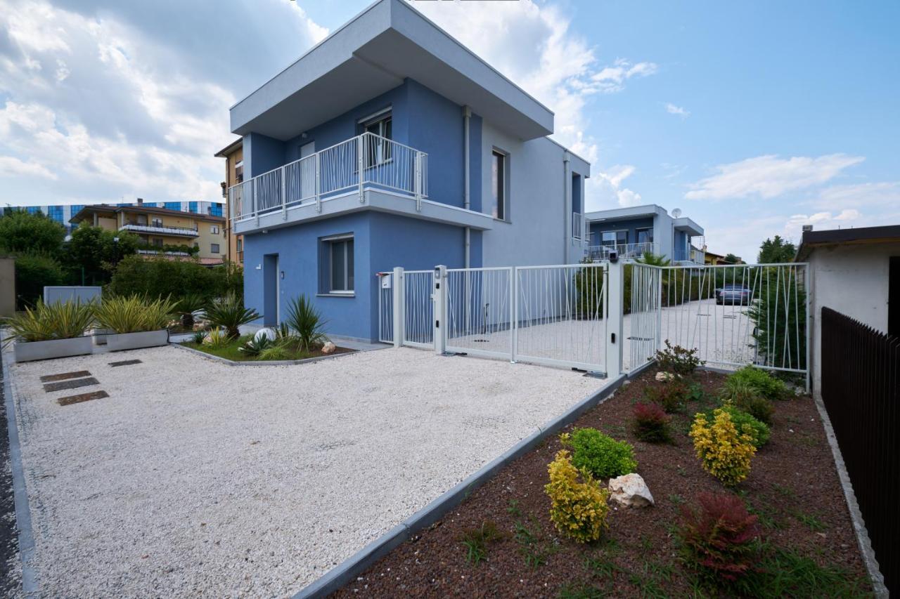Villa Karolina Desenzano del Garda Esterno foto